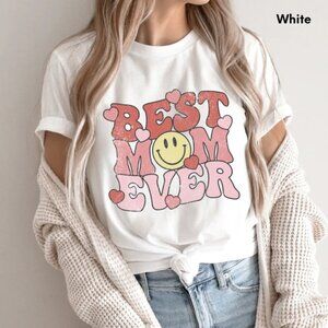 Best Mom Ever Smiley Face Retro Mothers Day Gift Graphic Fan T-Shirt 79